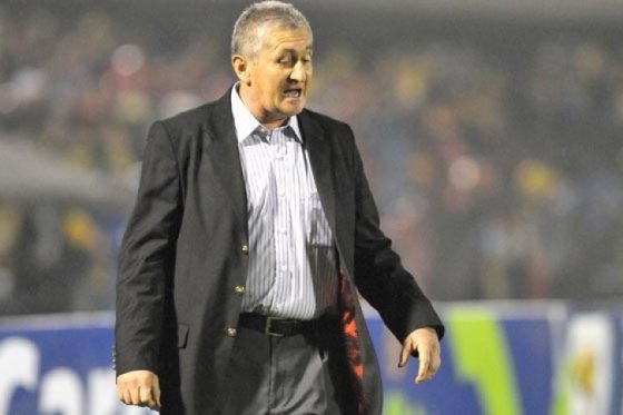 Eduardo Lara dejó de ser el técnico de Boyacá Chicó