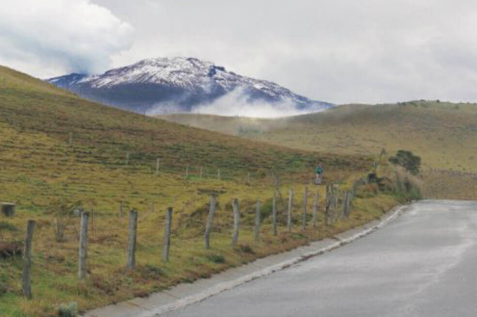 Se registran pequeñas emisiones de ceniza en el Nevado del Ruiz