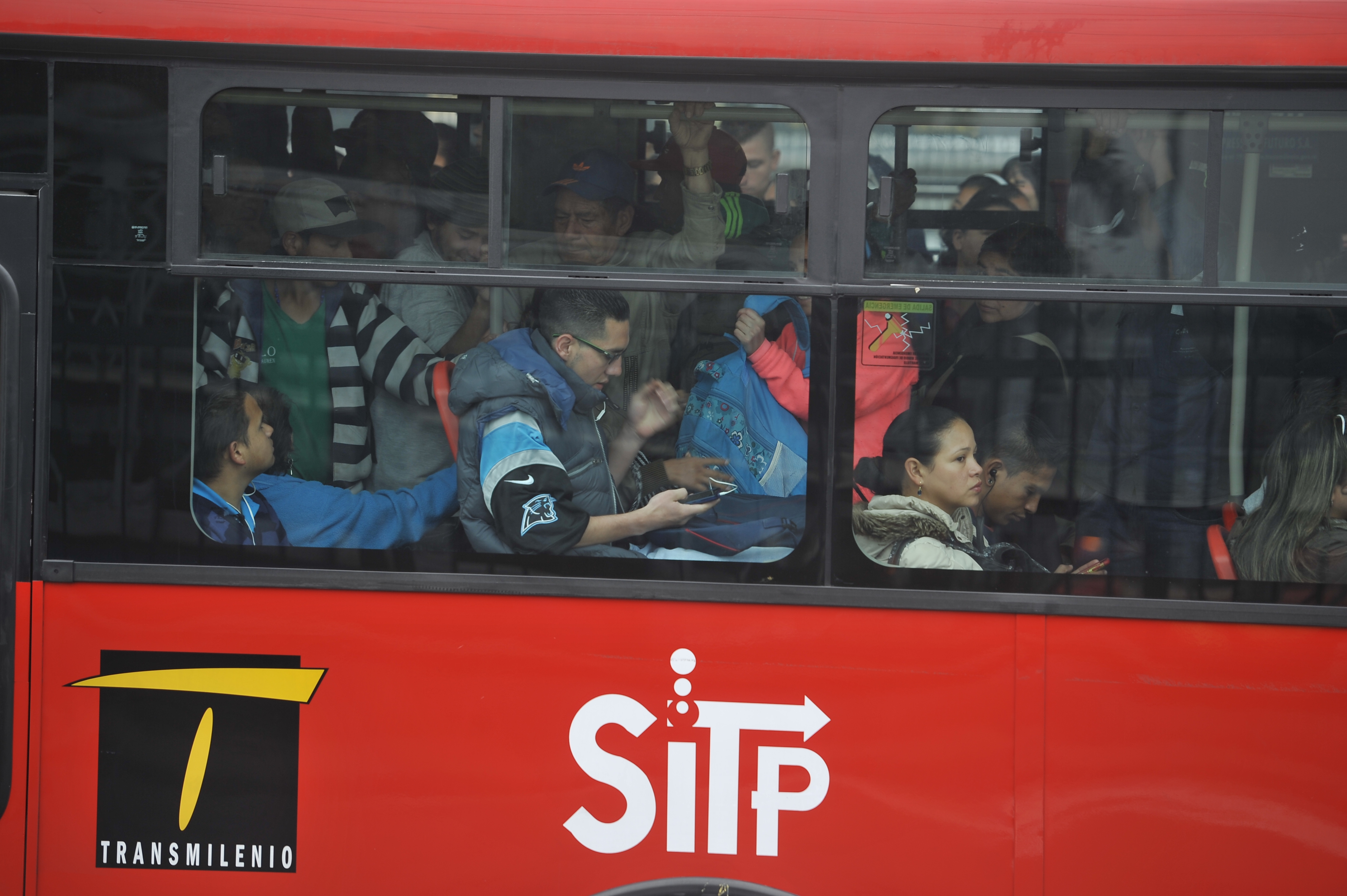 Así son las nuevas sillas de Transmilenio ¿Quiénes podrán sentarse en ellas?