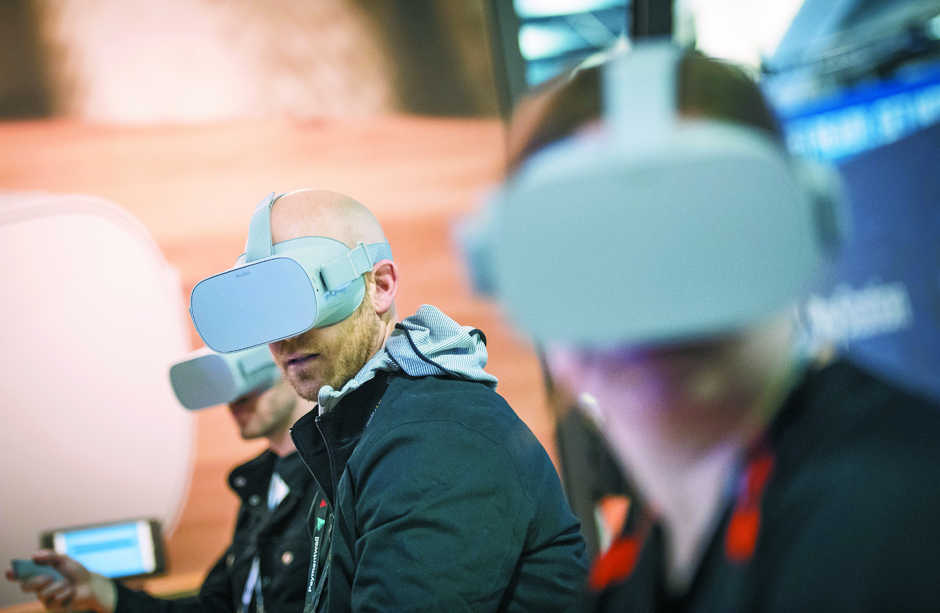 Las Oculus Go son las herramientas de realidad virtual que creó Facebook, y que se convertirán en las nuevas alternativas de interacción social. / Bloomberg