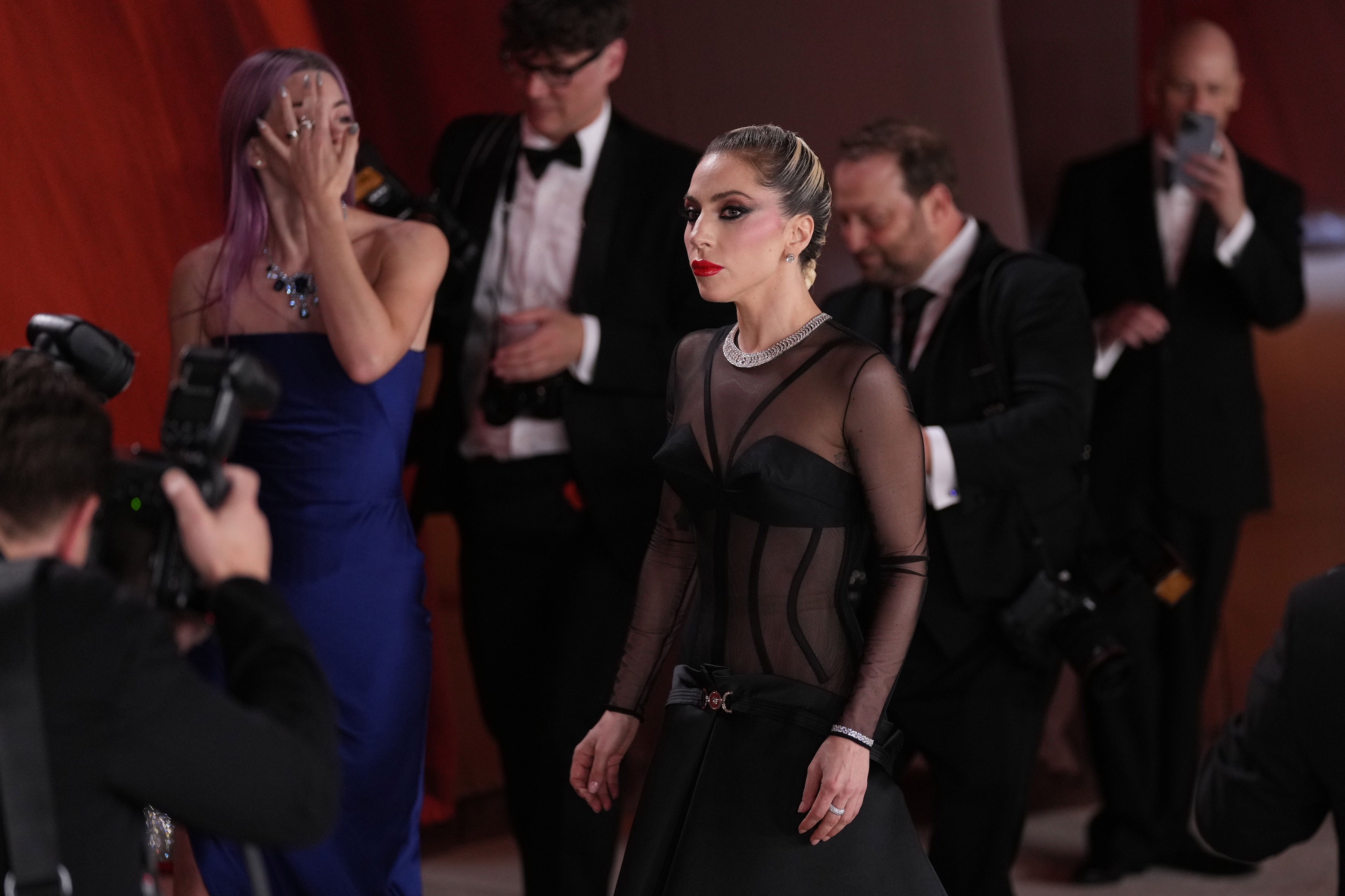 Lady Gaga en los Premios Óscar: El accidente en plena alfombra que nadie vio