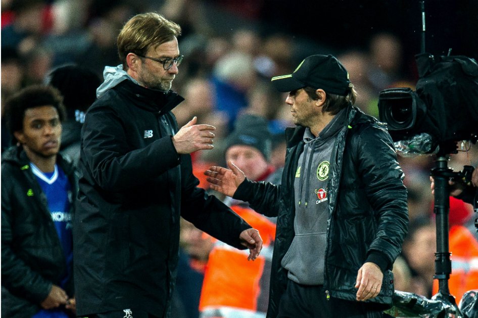 Los entrenadores Jurgen Klopp y Antonio Conte después del partido. / EFE