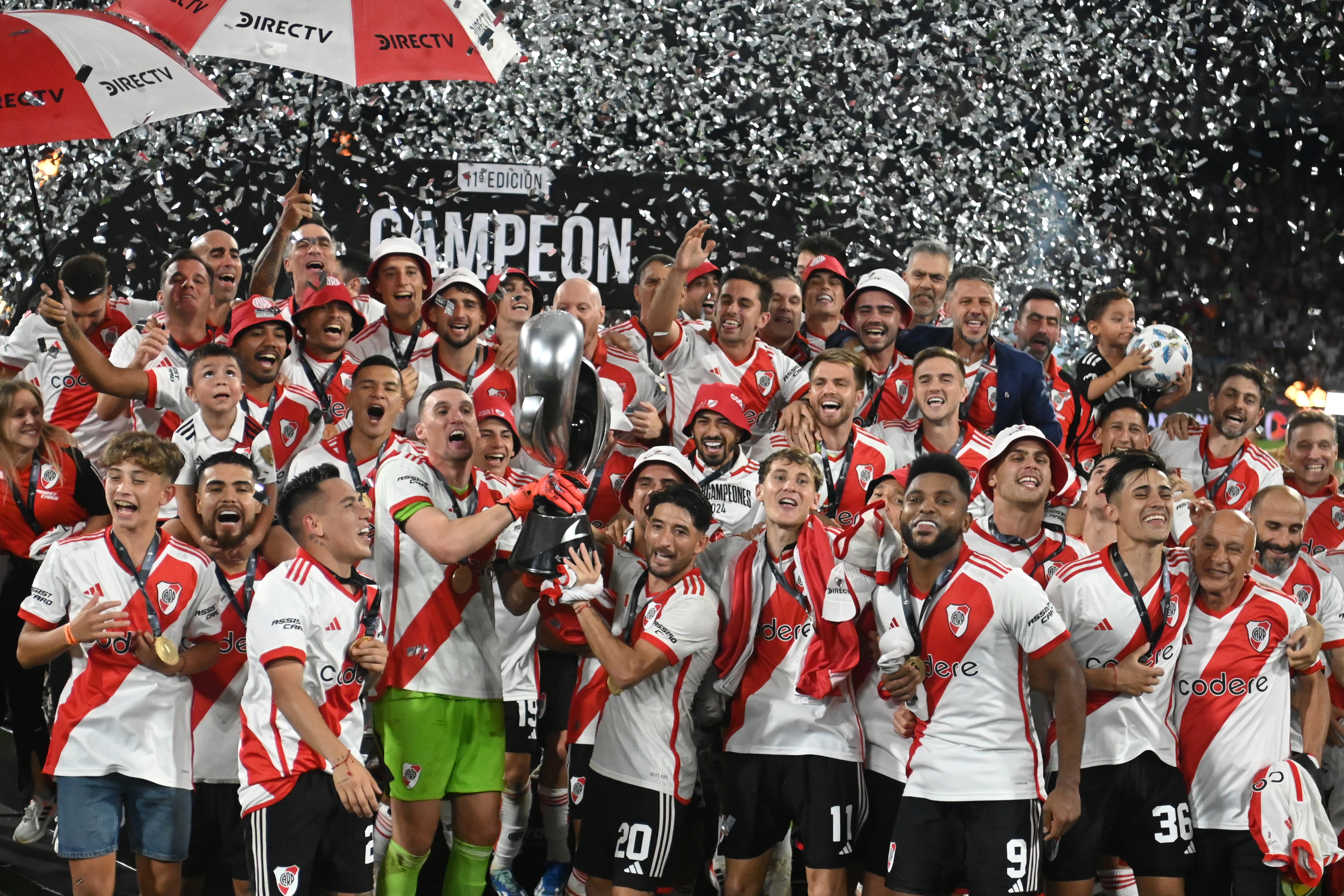 Miguel Ángel Borja, campeón con River Plate de la Supercopa en Argentina