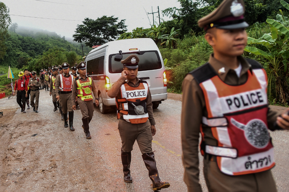 Tailandia: Rescatan tres niños más y ya son ocho los evacuados de la cueva
