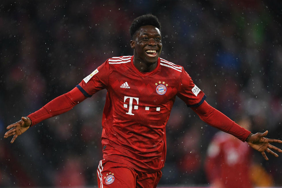 Alphonso Davies, otro futbolista en estado de alerta por problemas en su corazón