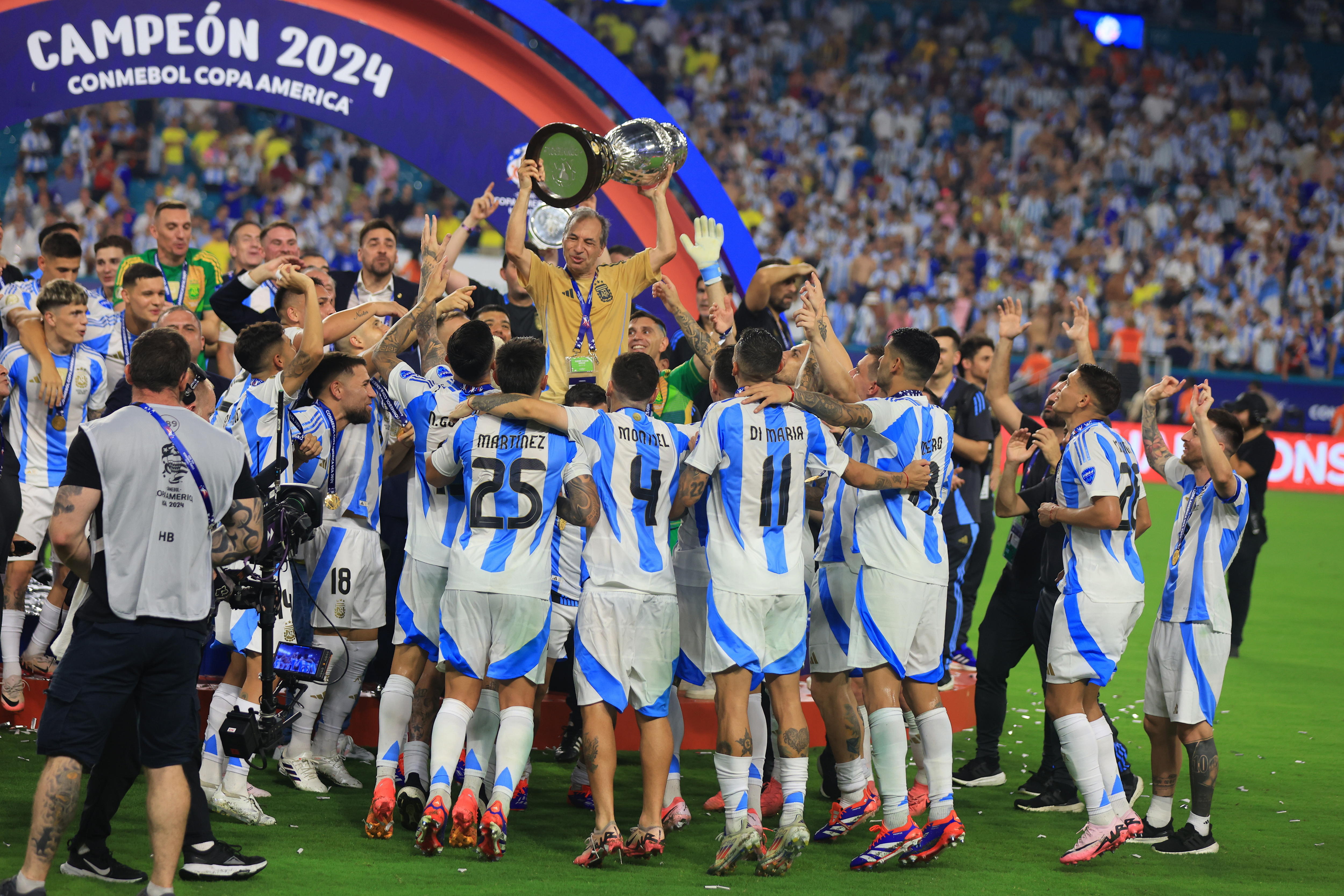 Jugador argentino se disculpa por cantos racistas en final de la Copa América