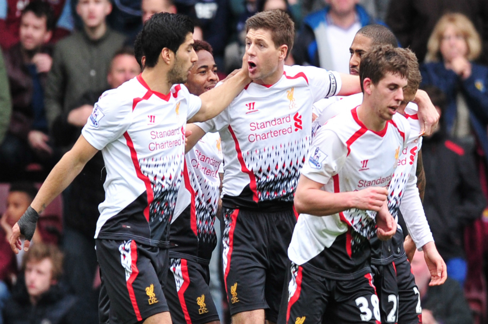 Liverpool recuperó el liderato tras vencer a West Ham con doblete de Gerrard