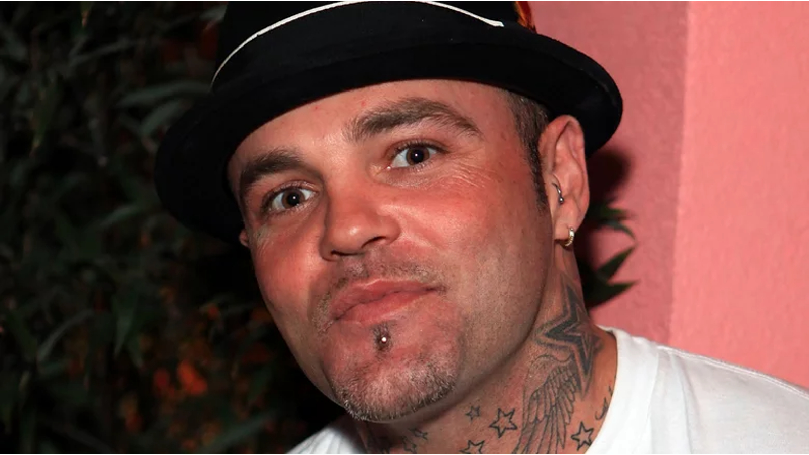 Shifty Shellshock, vocalista de Crazy Town, fallece a los 49 años