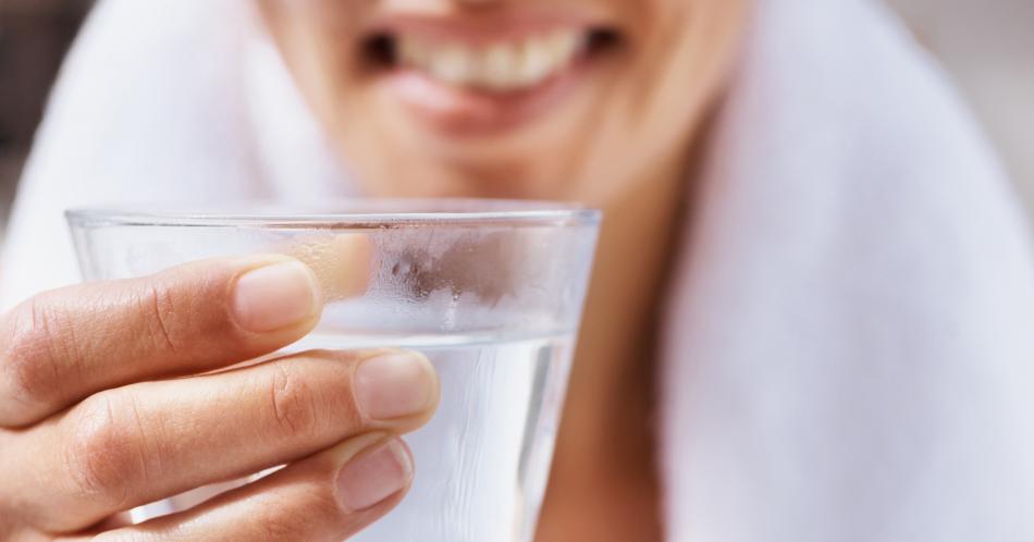 Los beneficios del agua para el organismo