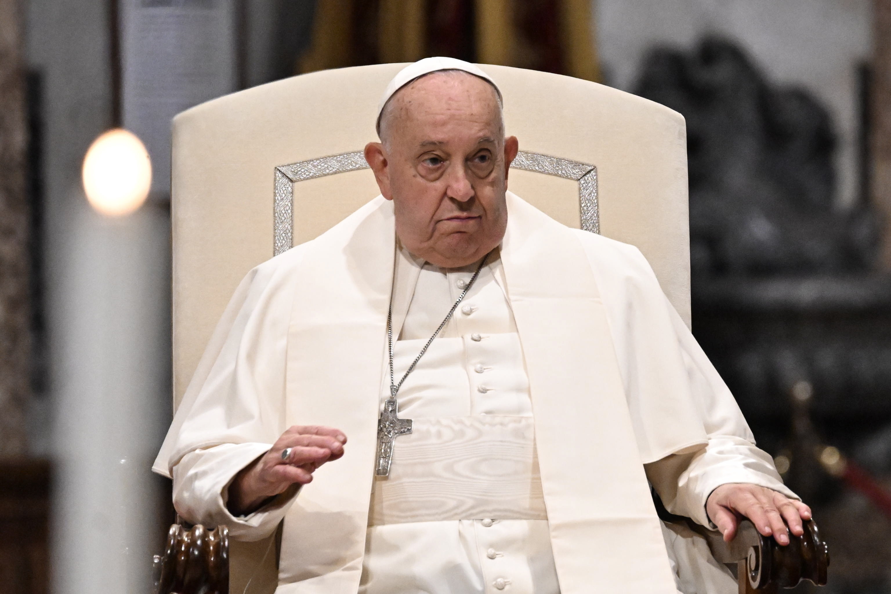 Más de 30 expresidentes piden al papa que intervenga para la paz en Venezuela