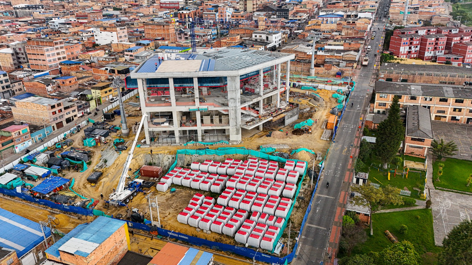 Con 80 % de ejecución, el TransMiCable de San Cristóbal acelera su tramo final