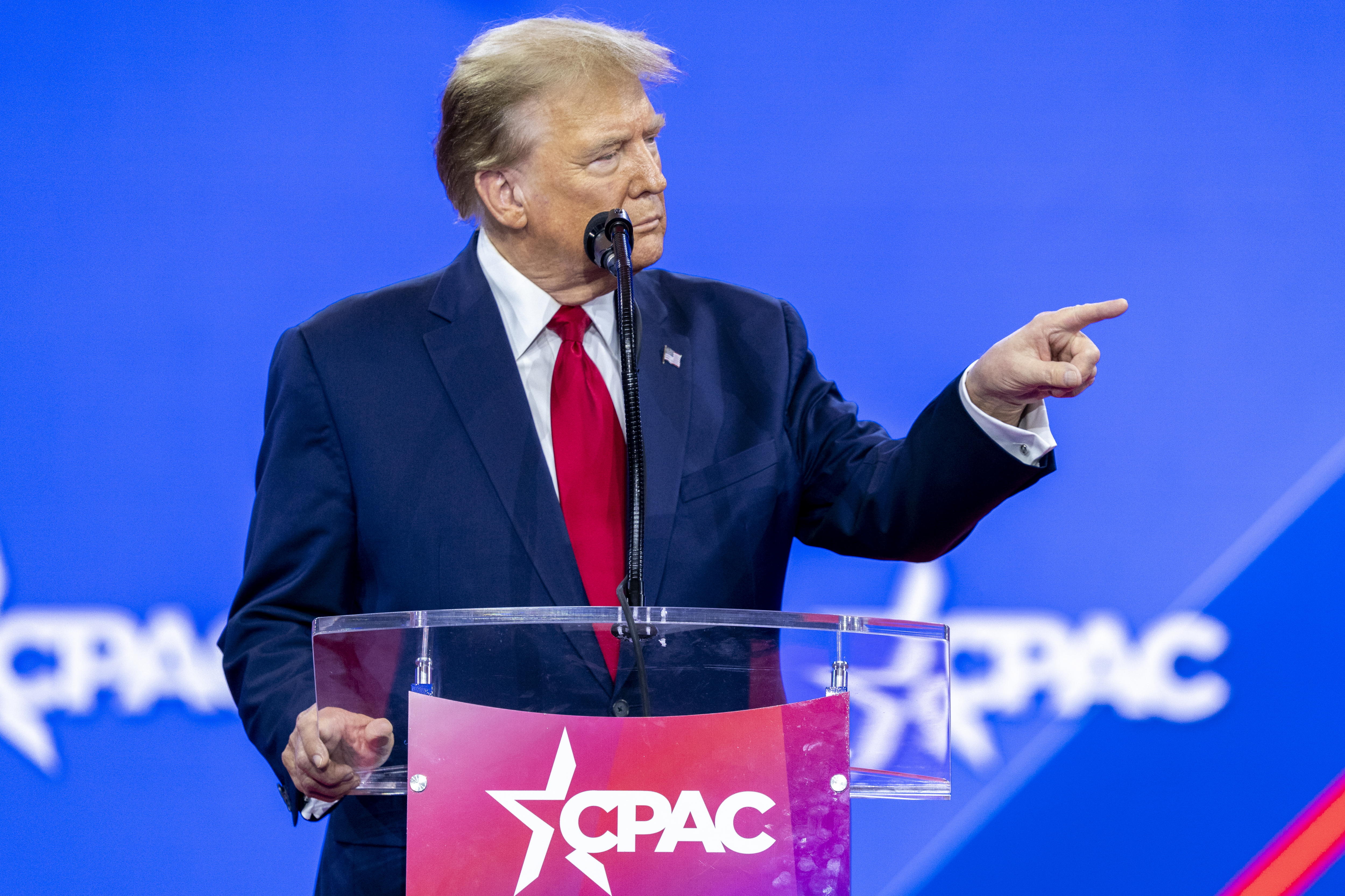 National Harbor (United States), 24/02/2024.- Former US President Donald J. Trump delivers remarks during the Conservative Political Action Conference (CPAC) 2024 at National Harbor, Maryland, USA, 24 February 2024. The Conservative Political Action Conference is an annual political conference attended by conservative activists and elected officials from across the United States and beyond. (Estados Unidos) EFE/EPA/SHAWN THEW