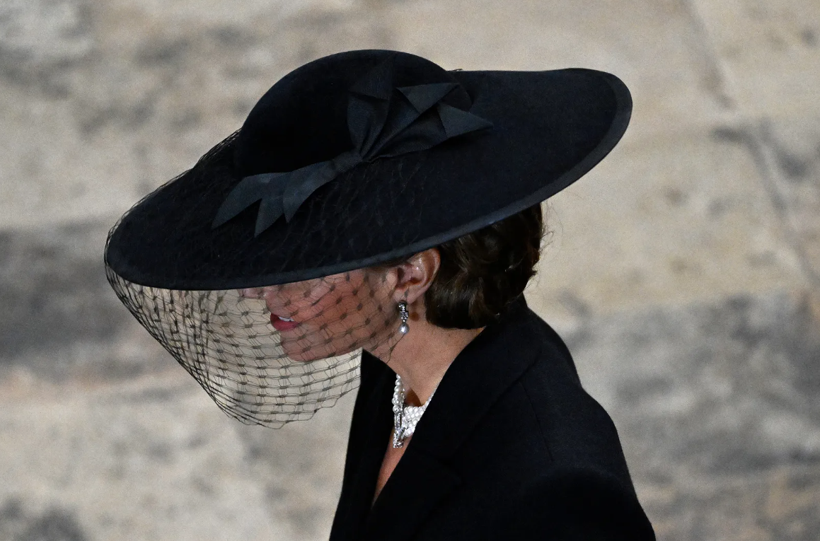 Funeral Reina Isabel II: ¿por qué las perlas acompañan a las dolientes reales?