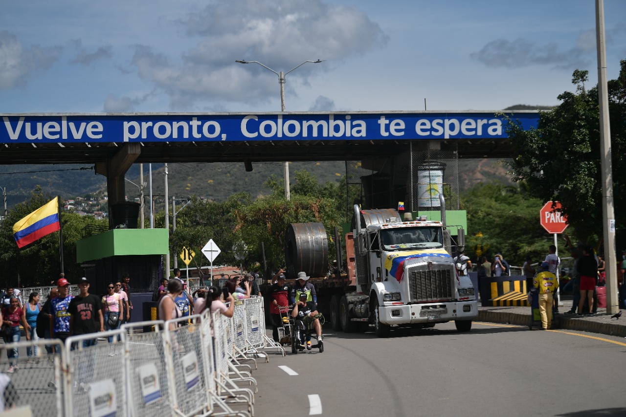 Invima anuncia que restablece operaciones en los pasos fronterizos con Venezuela