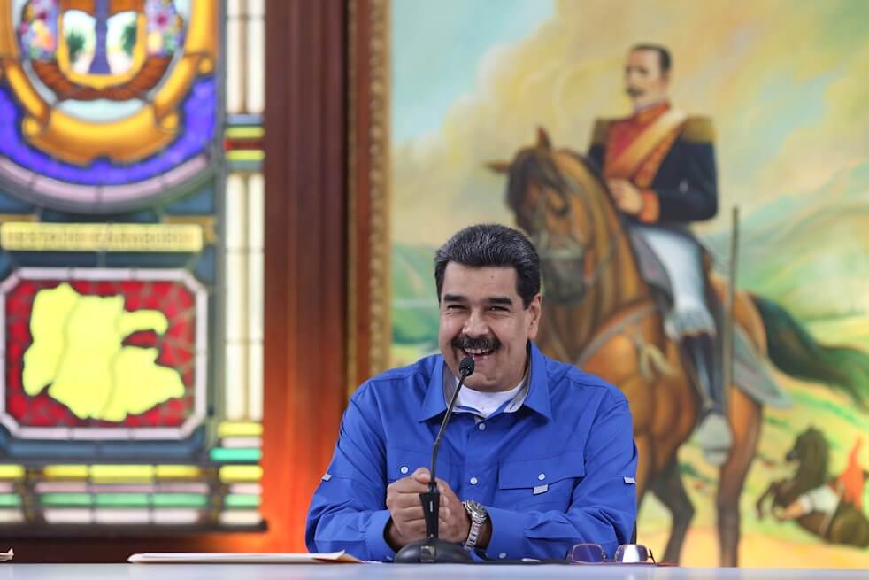 Maduro amenaza con no retomar el diálogo con la oposición por "traición" de Guaidó
