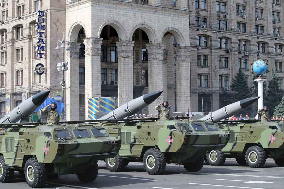 La OTAN, hacia las fronteras con Rusia