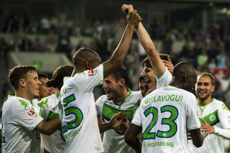 Wolfsburgo ganó y es líder parcial de la Bundesliga
