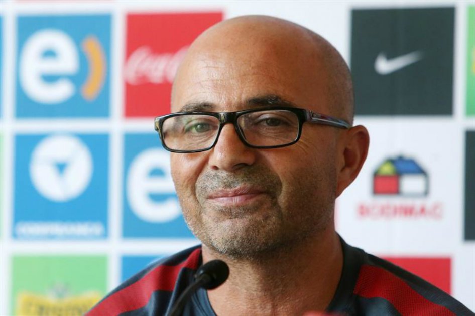 Sampaoli dice que no renuncia porque no puede pagar la cláusula de salida