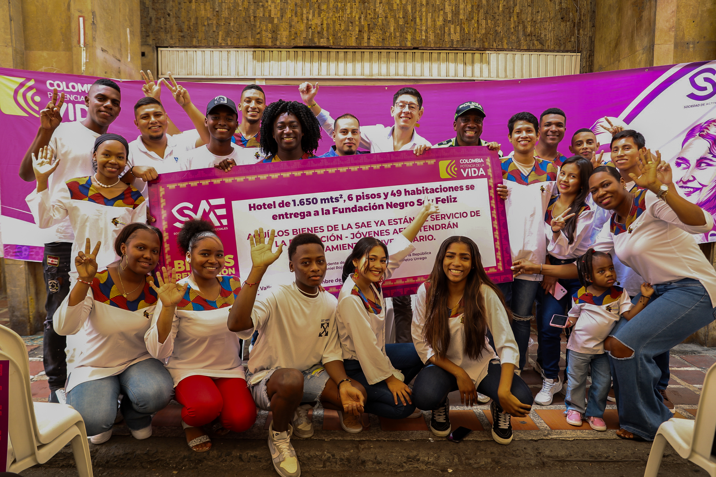 SAE entrega predio de narcos a jóvenes que participaron del paro 2021 en Cali