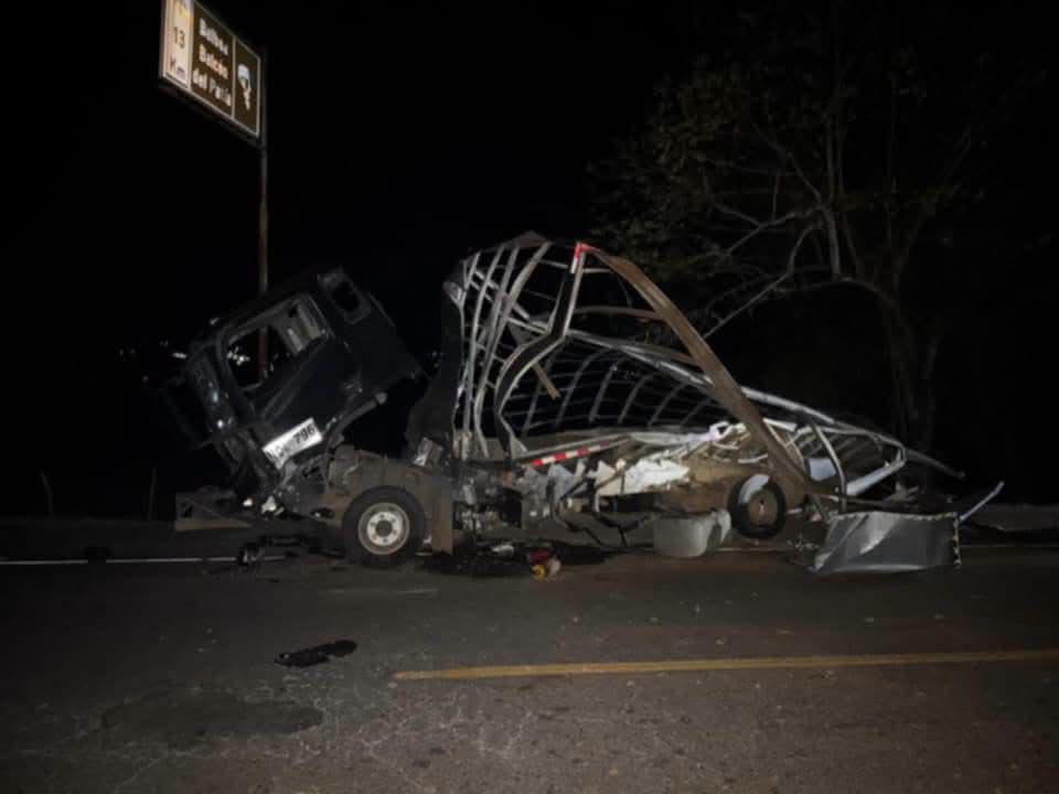Detonan camión cargado con explosivos en El Patía (Cauca) y cierran Vía Panamericana