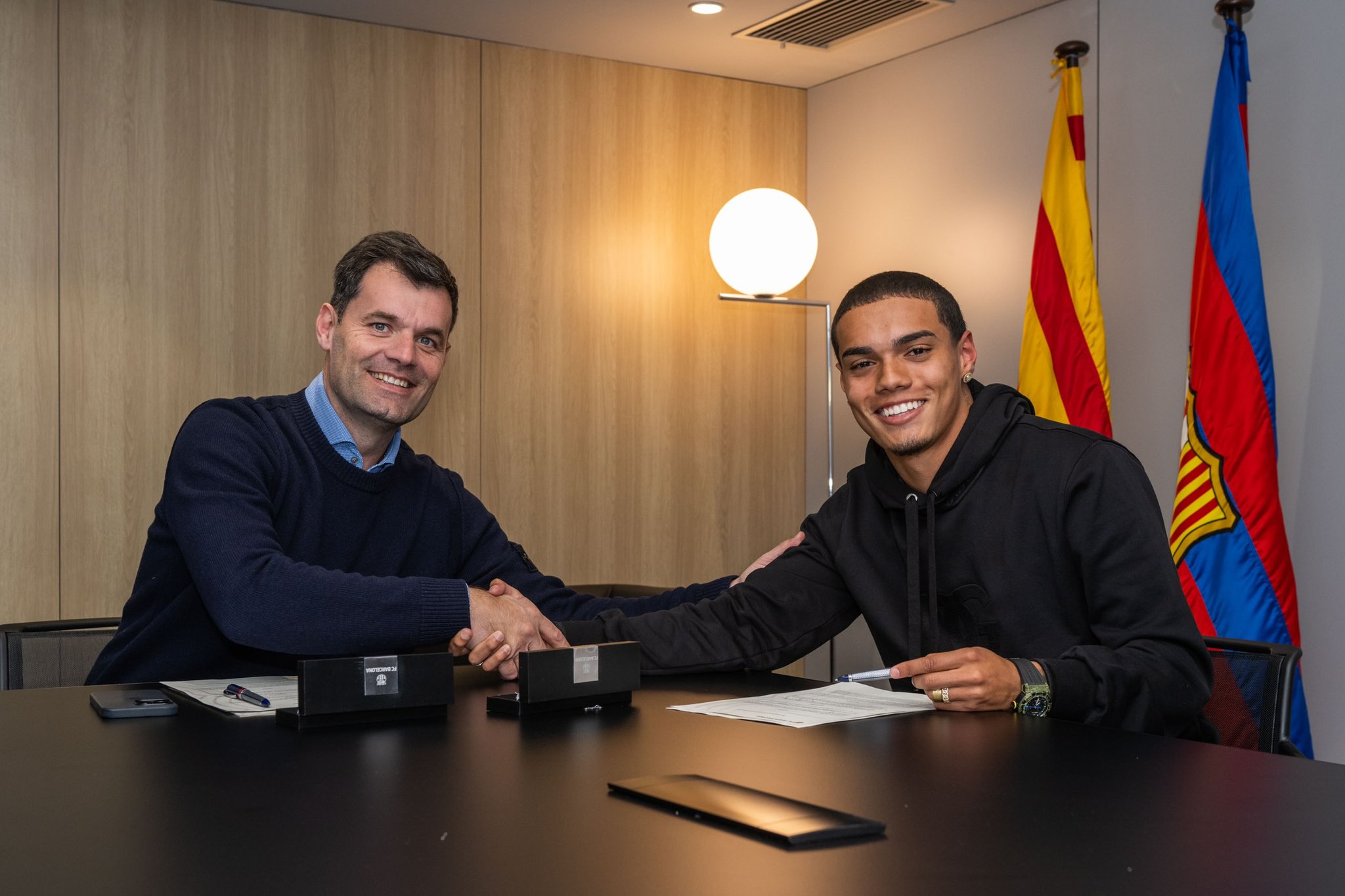 Joao Mendes, hijo de Ronaldinho, firmó con Barcelona