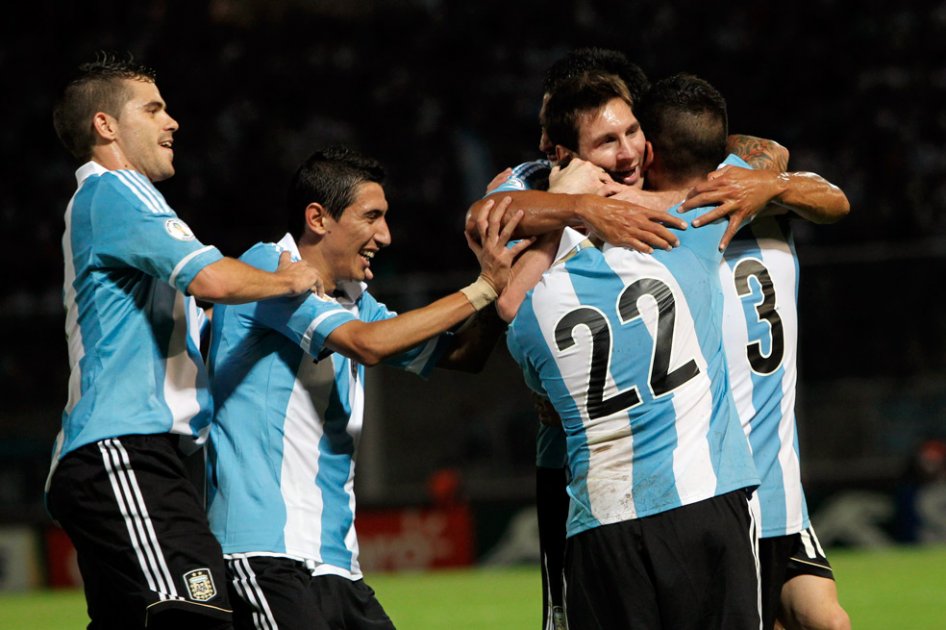 Argentina ganó y asumió el liderato