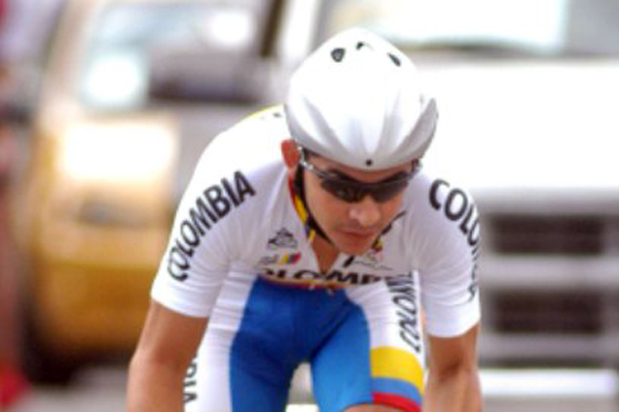José Serpa, golpeado y despojado de su bicicleta