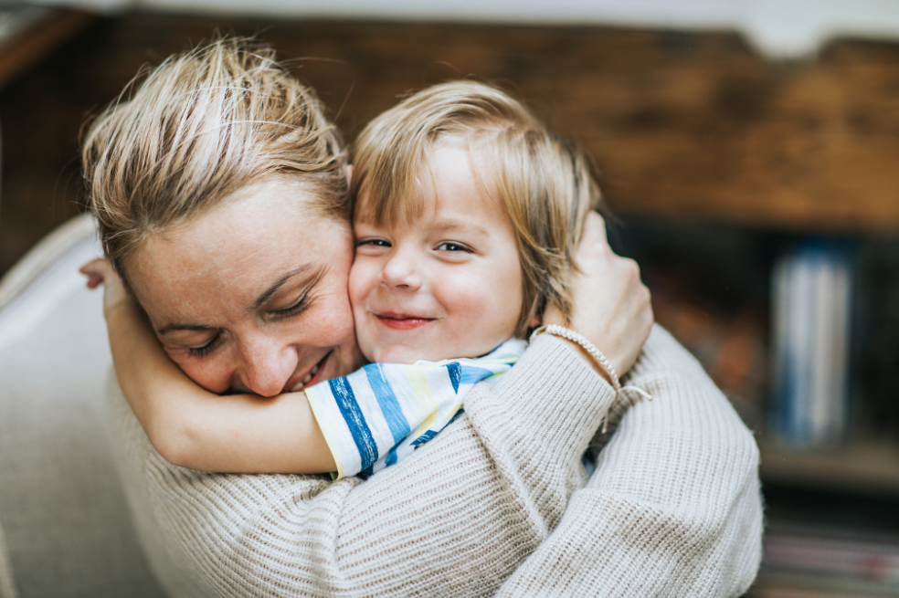 ¿Tienes hijos? Esta es la importancia de abrazarlos todos los días
