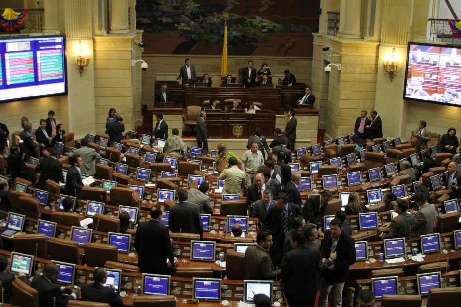 Gobierno lanza salvavidas para evitar naufragio de reforma tributaria