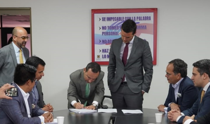 Distrito firmó el contrato para la construcción del Hospital de Bosa
