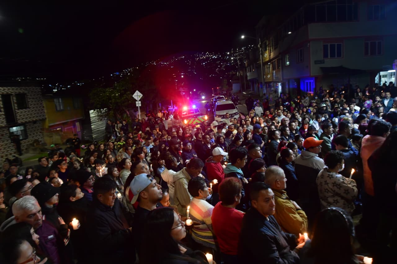 En imágenes: así fue la emotiva velatón por los niños arrollados en San Cristóbal