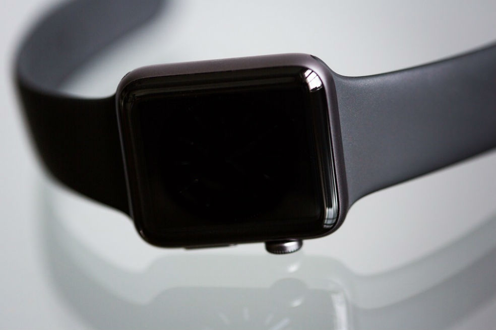 Advierten sobre riesgos de relojes inteligentes para niños