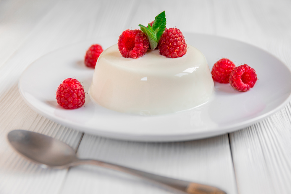 Panna cotta, receta original con gelatina y fácil de preparar