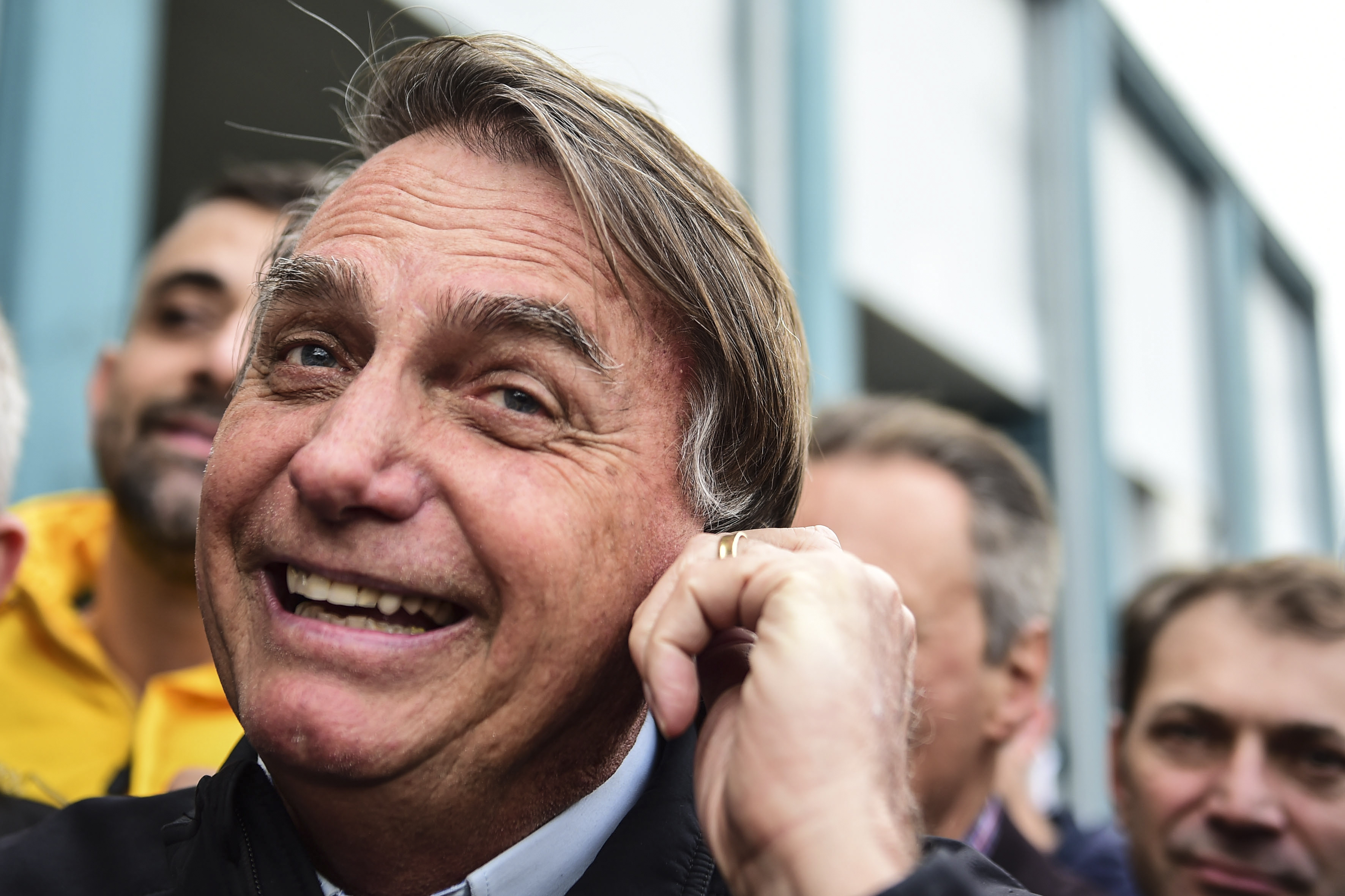 Una joya: investigan a Bolsonaro por vender regalos que recibió en su presidencia
