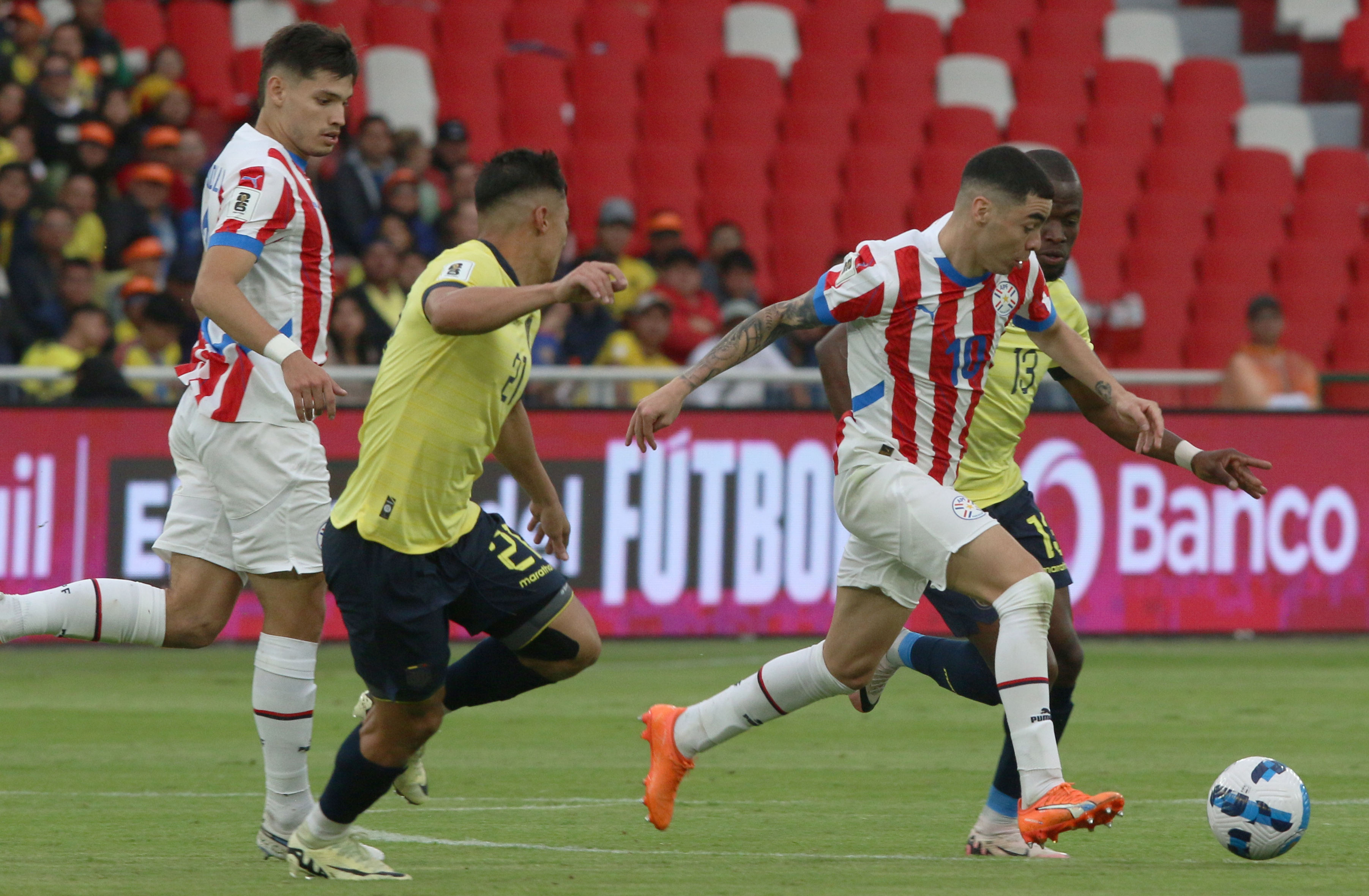 ¡No solo pelea Bolivia! La Paraguay de Alfaro aprieta la tabla de la Eliminatoria