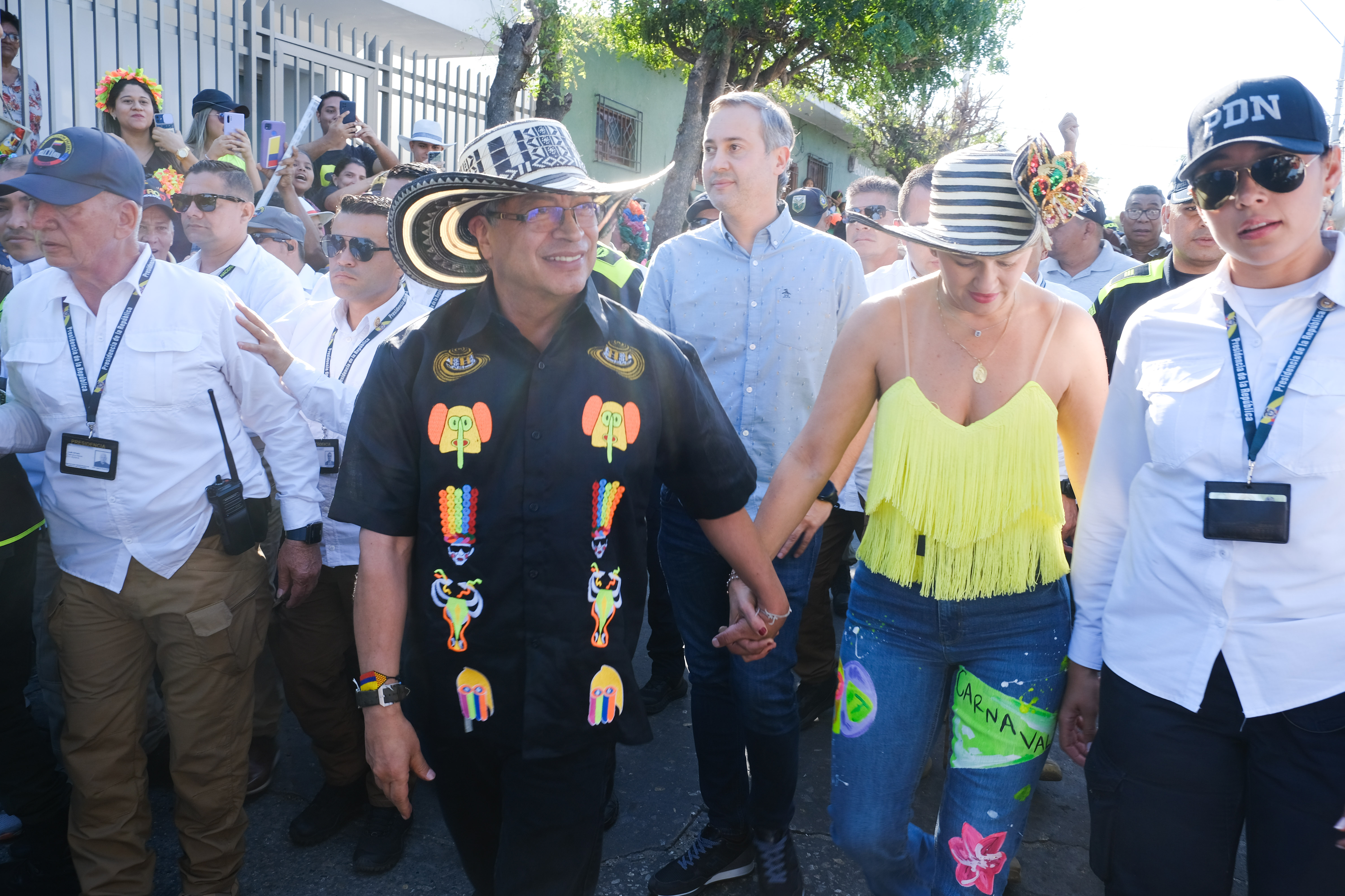 Críticas al presidente Petro por aparecer junto a Mario Fernández en Barranquilla