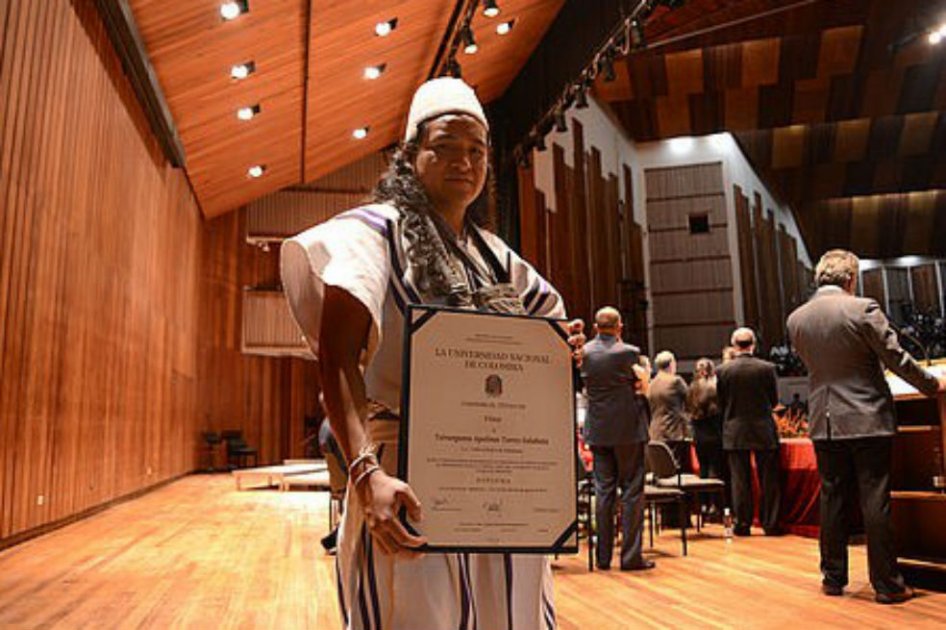 Teyrungumu Torres, el primer físico arhuaco graduado de la U. Nacional vuelve a su tierra