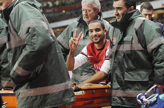 Theo Walcott no renuncia a jugar el Mundial