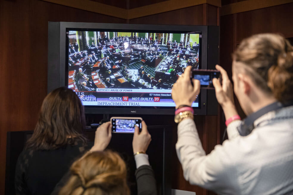 El Senado de Estados Unidos absolvió el miércoles al presidente Donald Trump de los cargos de abuso de poder y obstrucción al Congreso. / AFP