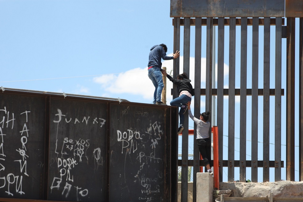 EE. UU.: Corte Suprema mantiene el Título 42, que permite expulsión de migrantes