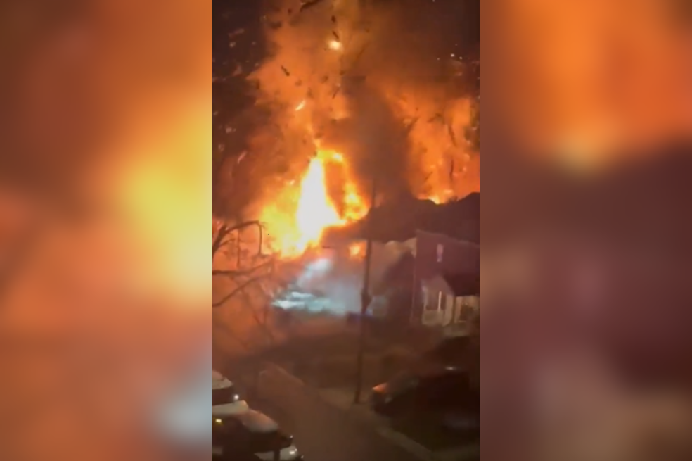 EE. UU.: una casa explota en Arlington en medio de un operativo policial
