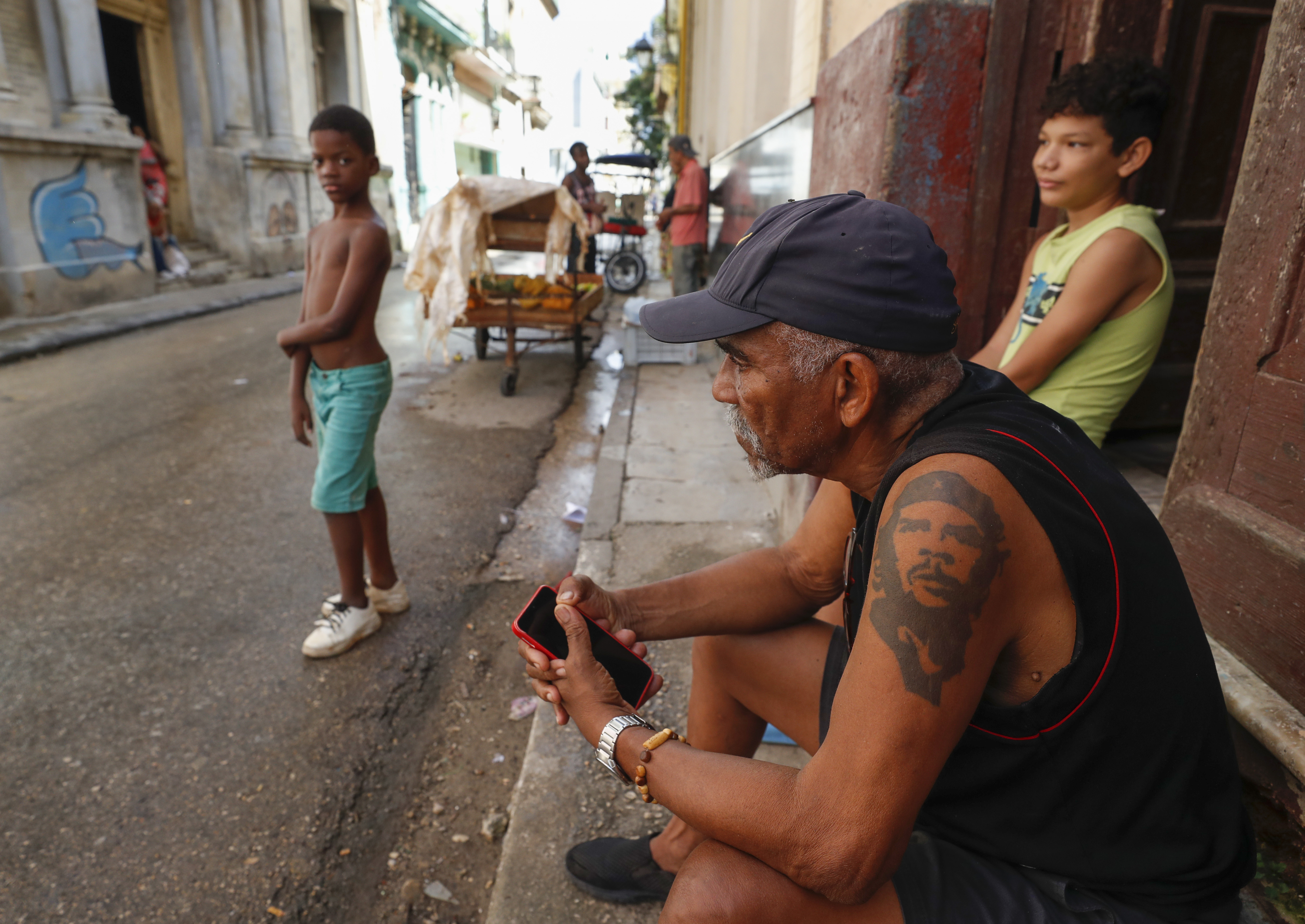 China lo admite: el modelo cubano ya no le sirve a la isla