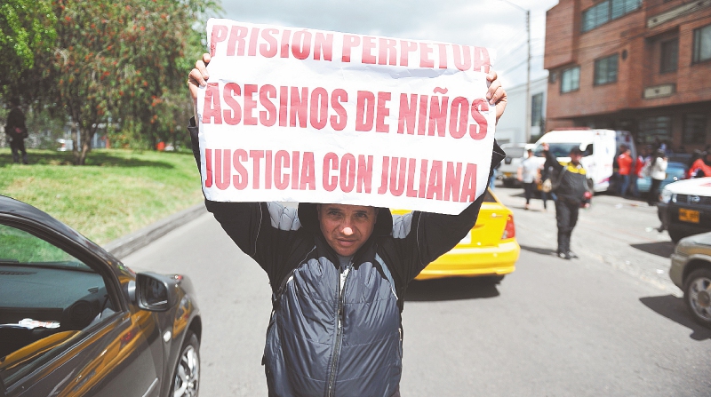 Muchos protestantes por lo ocurrido con Yuliana Samboní exigen la cadena perpetua. / Gustavo Torrijos