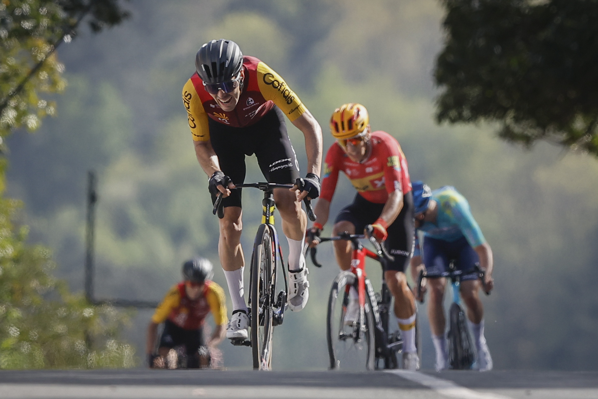 Etapa reina en la Vuelta al País Vasco: clasificaciones, hora y dónde ver a los colombianos