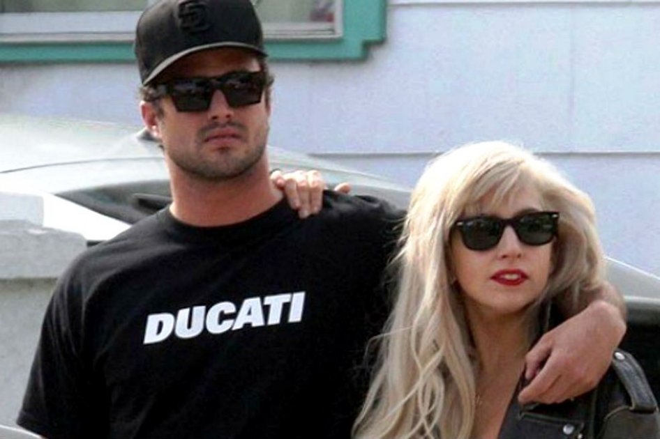 Lady Gaga planea casarse en el espacio