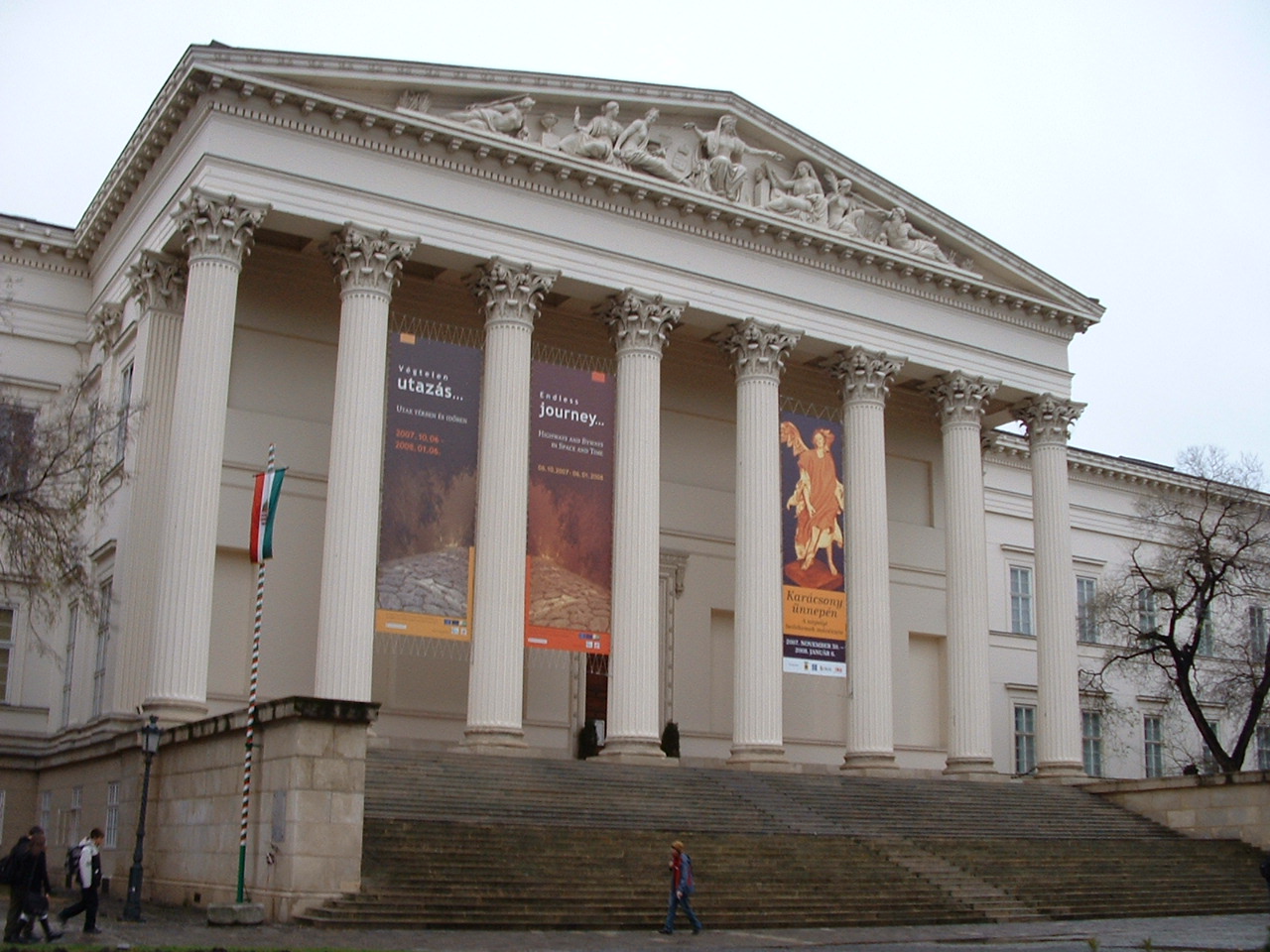 Un reporte advierte alta influencia gubernamental en museos de Europa central