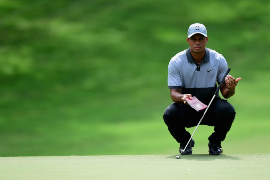 Tiger Woods se mantiene a la caza del título en Greensboro