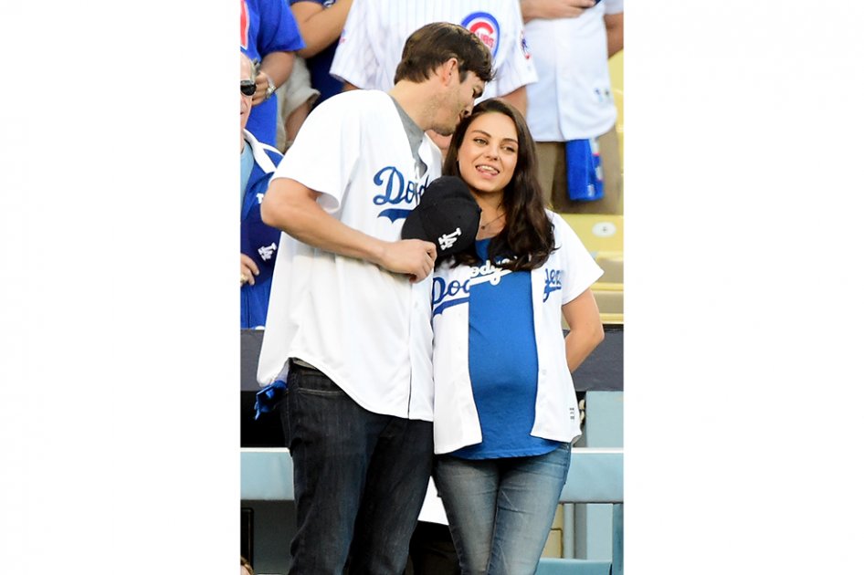 Mila Kunis y Ashton Kutcher le dan la bienvenida a su segundo hijo