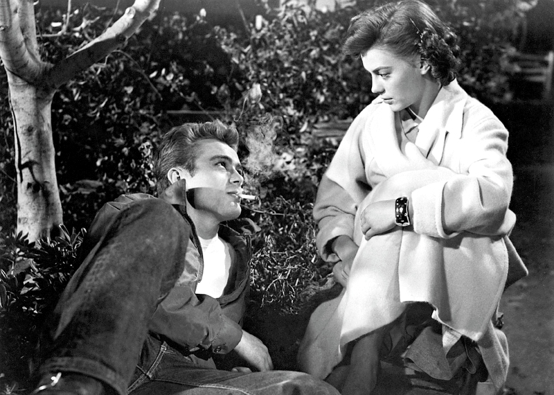 James Dean y Natalie Wood, protagonistas de “Rebelde sin causa”.  / Archivo