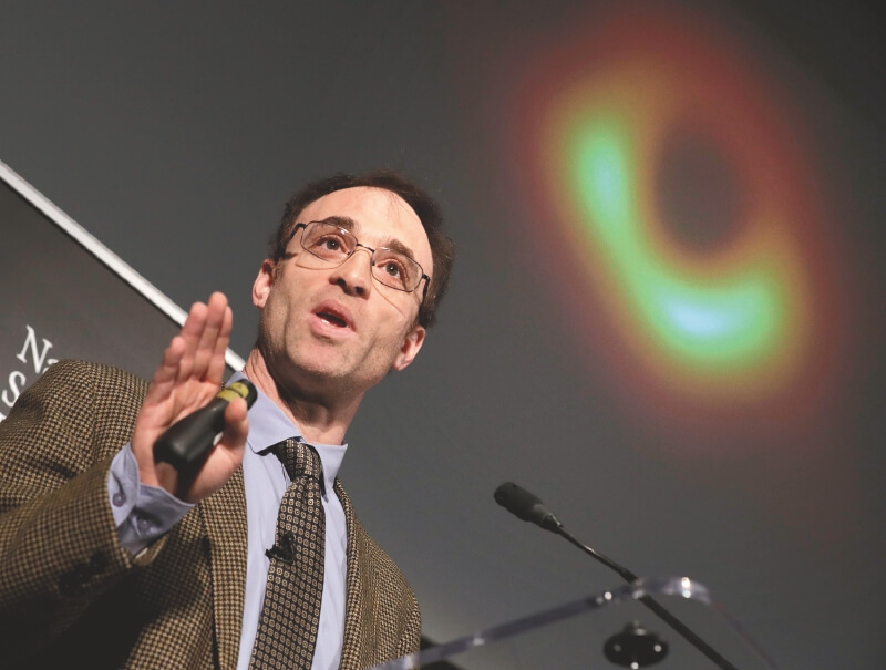 Agujeros negros: de la ficción a una histórica imagen que le vuelve a dar la razón a Einstein